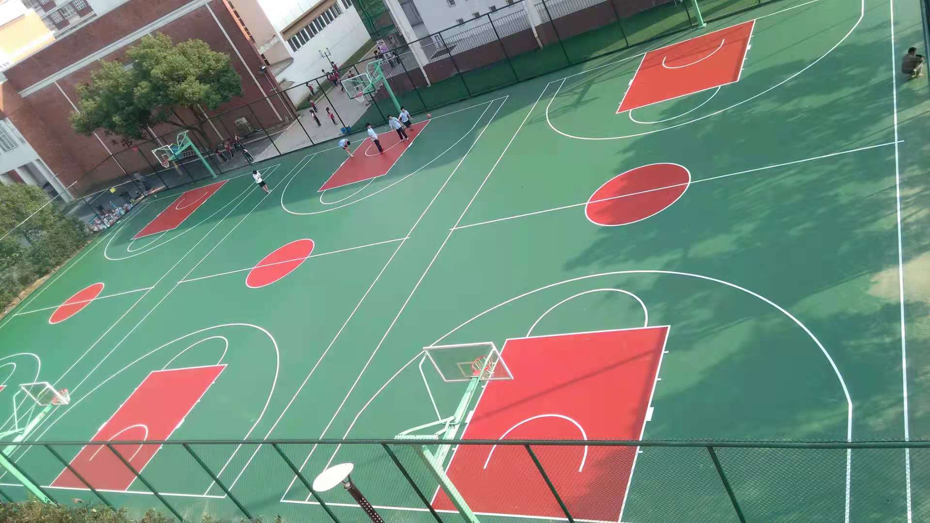 蘇州外國(guó)語學(xué)校硅PU籃球場(chǎng)
